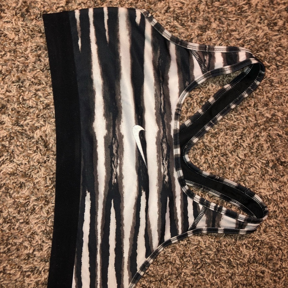 Sports bra